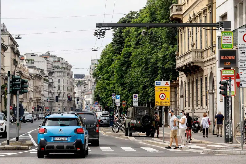 ZTL 2026, stretta su ibride ed elettriche: tutte le citt&agrave; dove scattano divieti e nuove tariffe