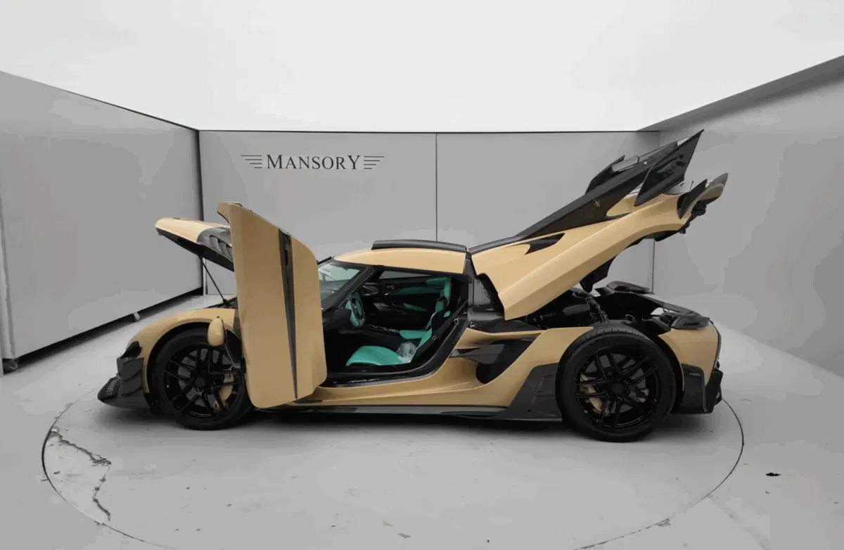 Ecco la prima Koenigsegg Jesko firmata Mansory: nasce l’hypercar svedese con un kit in carbonio estremo (6)