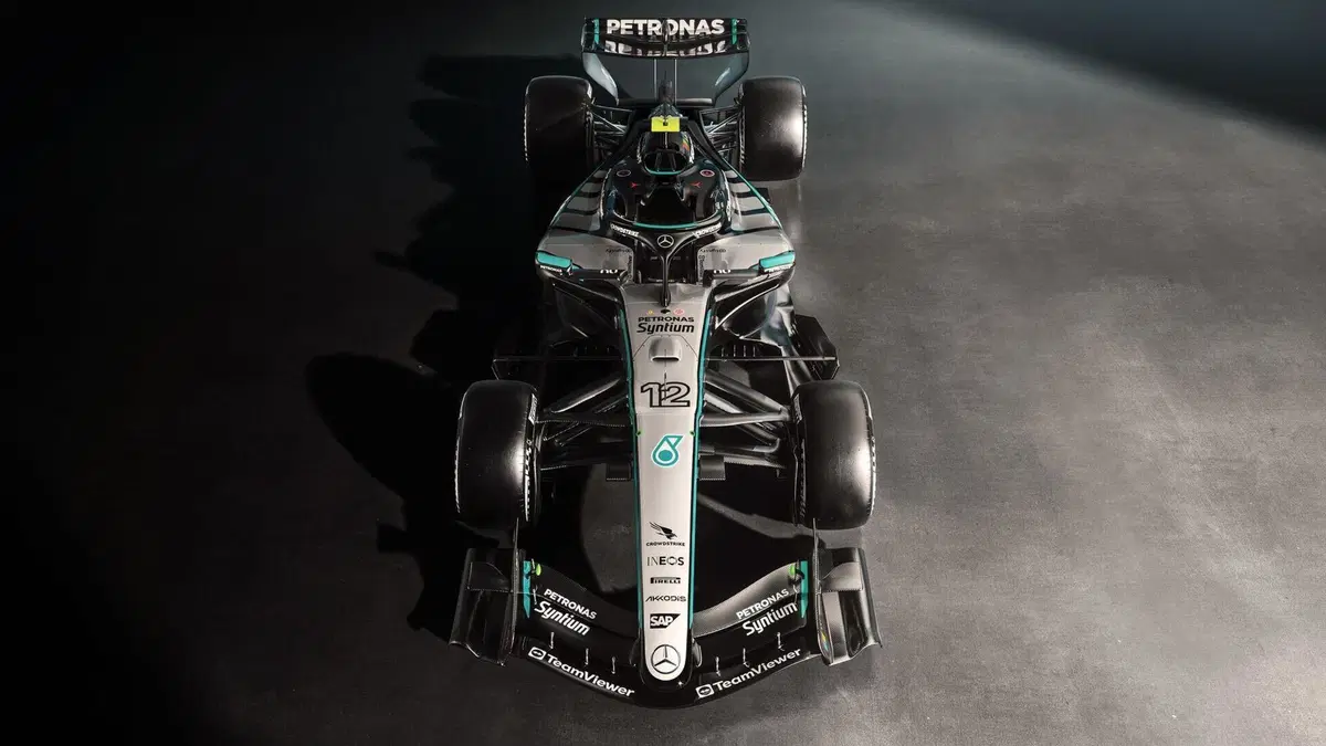F1. Mercedes, ecco le prime immagini della W17: sarà lei la vettura da battere?  (9)