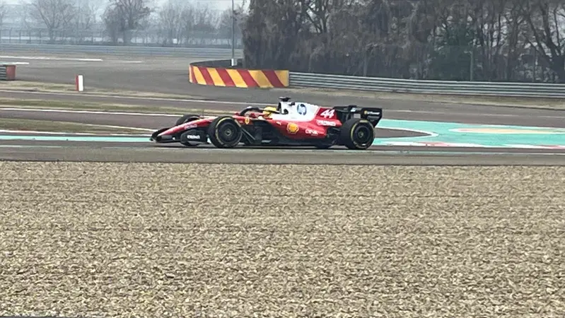 F1. Ferrari, la SF-26 debutta a Fiorano: Hamilton e Leclerc danno il via alla stagione 2026 [VIDEO]