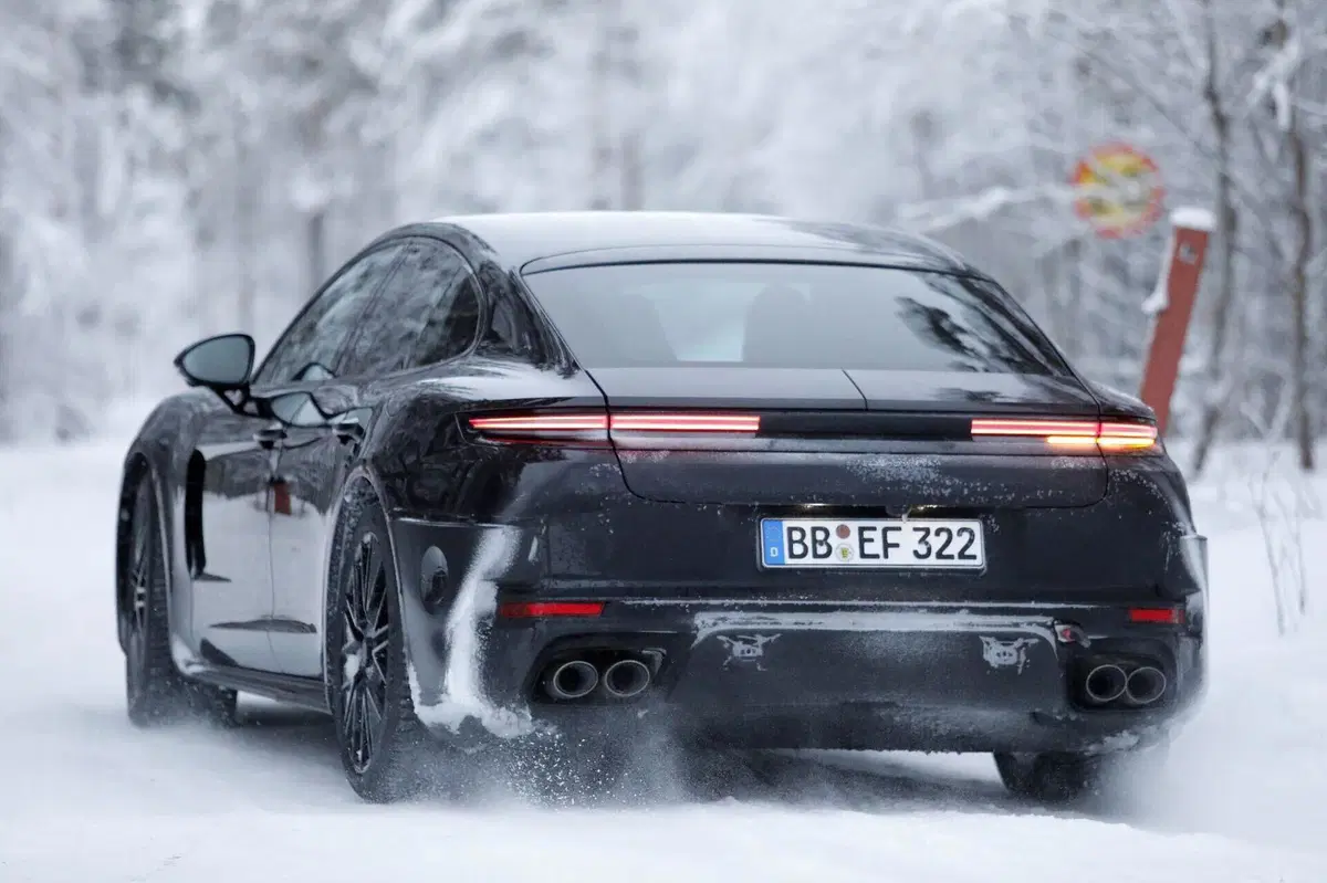 Porsche Panamera verso l’Euro 7: avvistato il facelift della terza generazione (10)