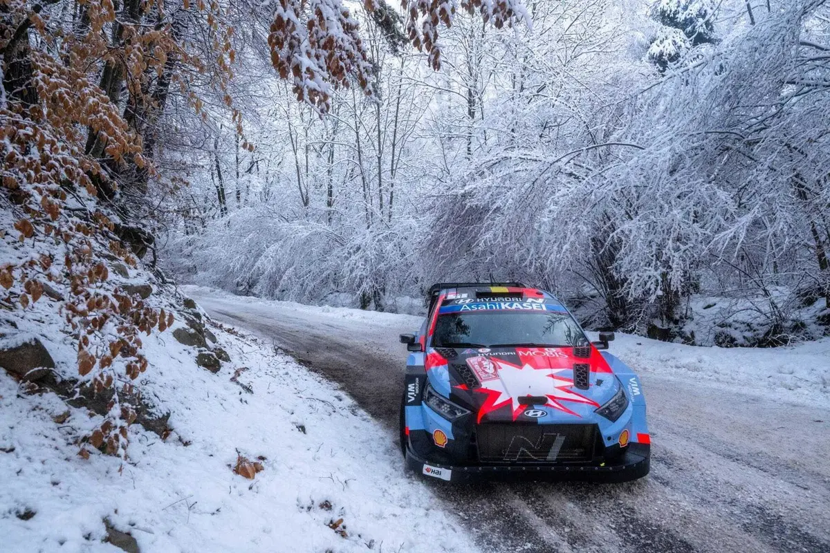 WRC26 #01 Monte-Carlo D3. Solberg solido, sfida finale con Evans e Ogier in vista [VIDEO] (9)