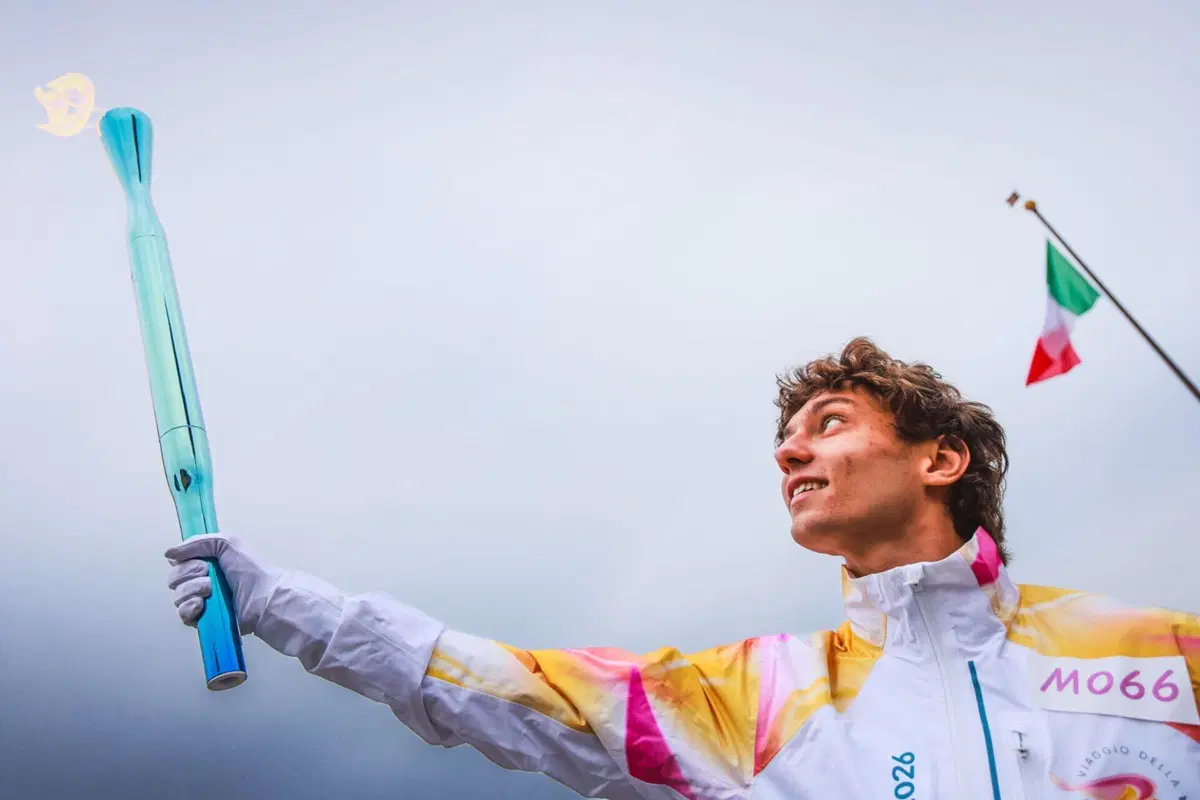 Dalla Formula 1 alla Fiamma Olimpica: Kimi Antonelli tedoforo per le Olimpiadi di Milano-Cortina (2)