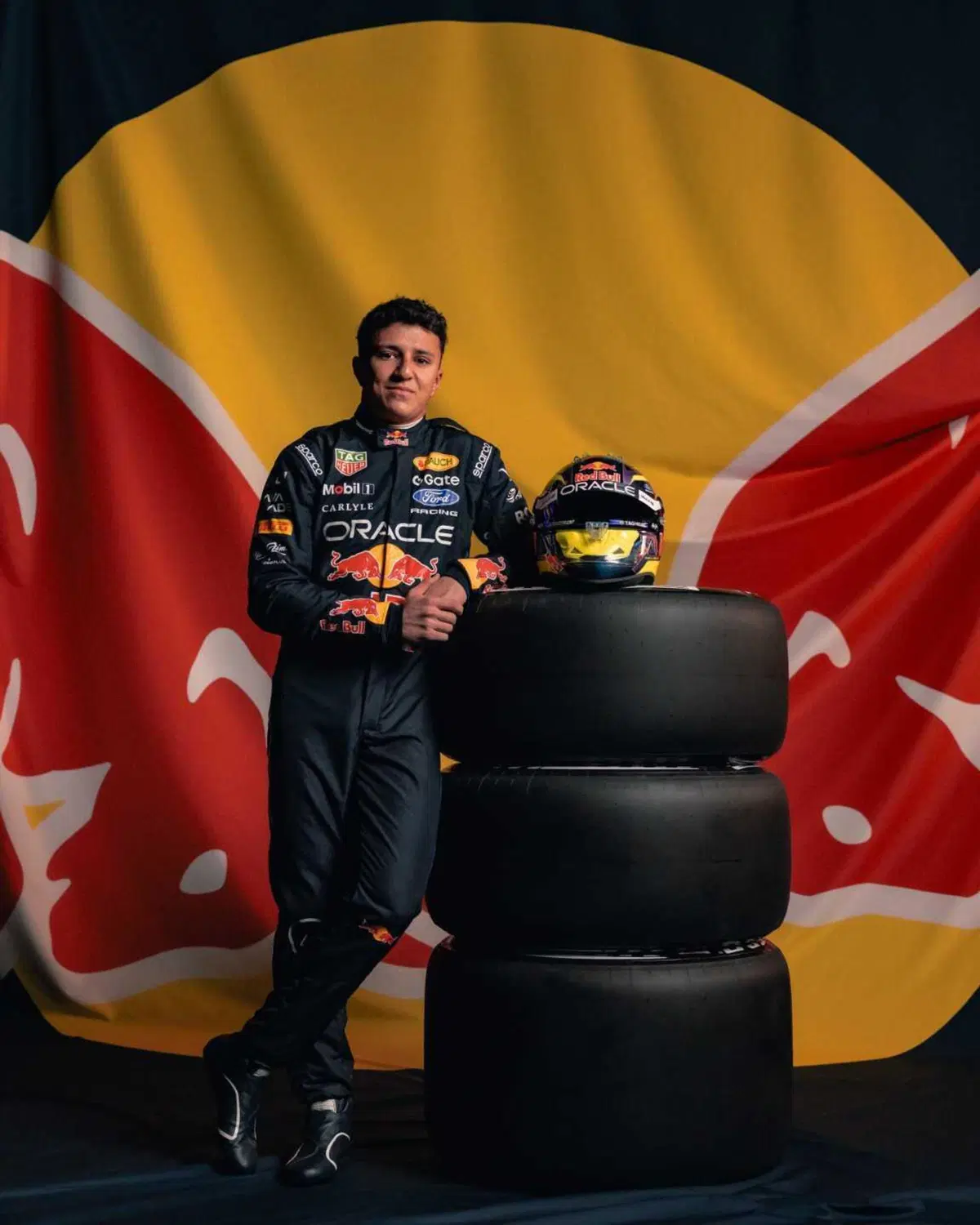 F1 2026. Red Bull, ecco la vera RB22: già in pista con Verstappen e Hadjar nel primo giorno di test a Barcellona