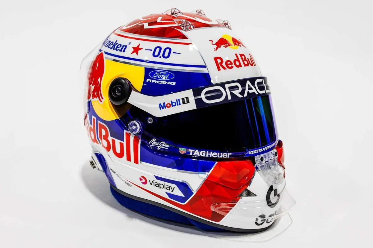 F1 2026. Red Bull, ecco la vera RB22: già in pista con Verstappen e Hadjar nel primo giorno di test a Barcellona (2)