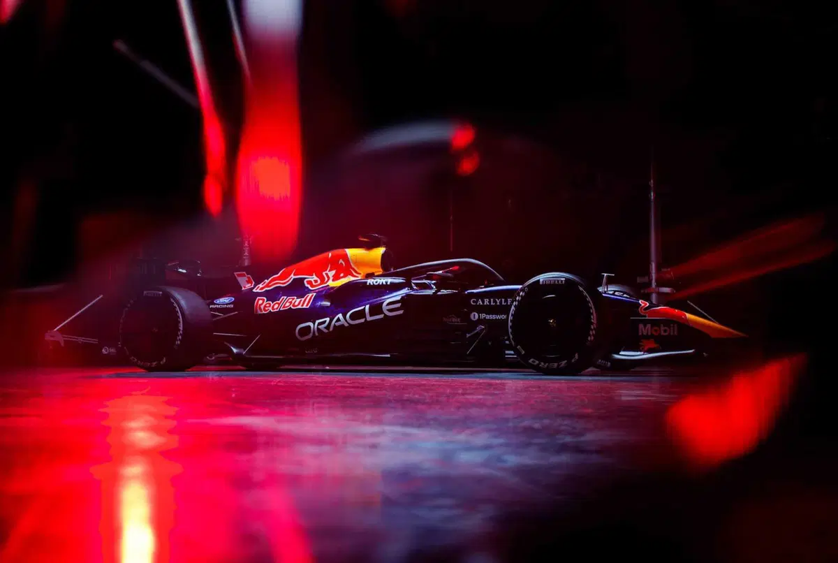 F1 2026. Red Bull, ecco la vera RB22: già in pista con Verstappen e Hadjar nel primo giorno di test a Barcellona (5)
