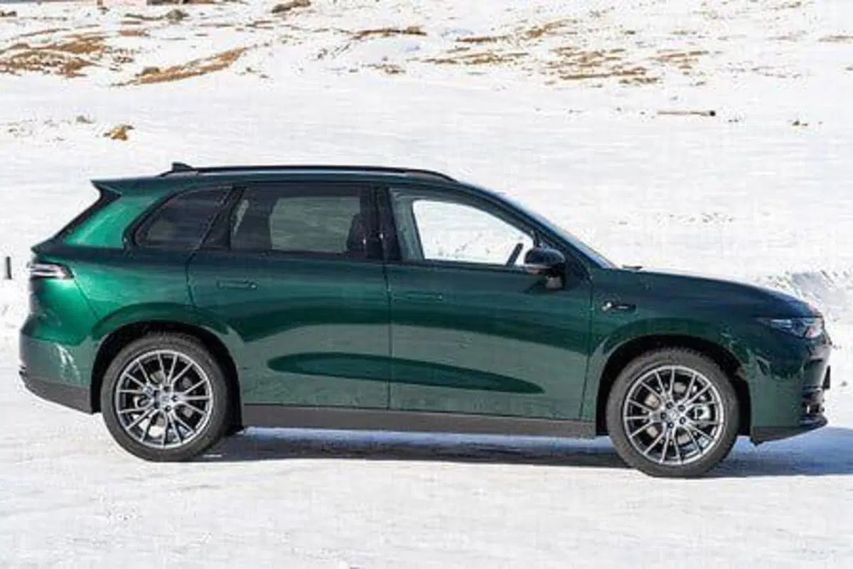 Leapmotor amplia la gamma del SUV C10: arrivano le versioni Long Range e AWD per il mercato italiano (5)