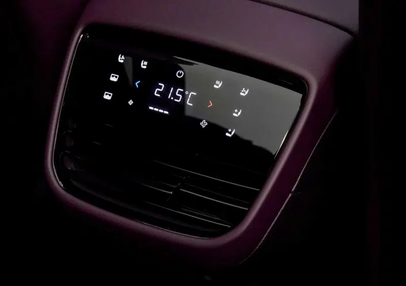 Mazda CX-6e (23)