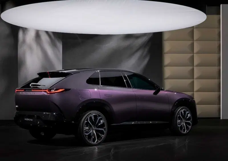Mazda CX-6e (5)