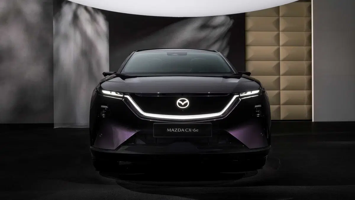 Mazda CX-6e (2026-->>) (3)