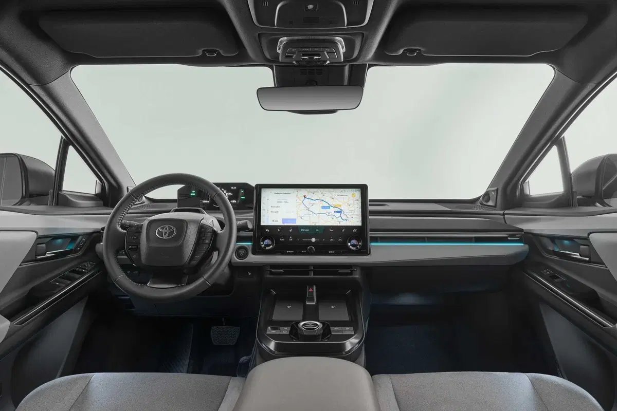 Toyota C-HR+ stravolge le regole: 600 km di autonomia e un prezzo che nessuno si aspettava (9)