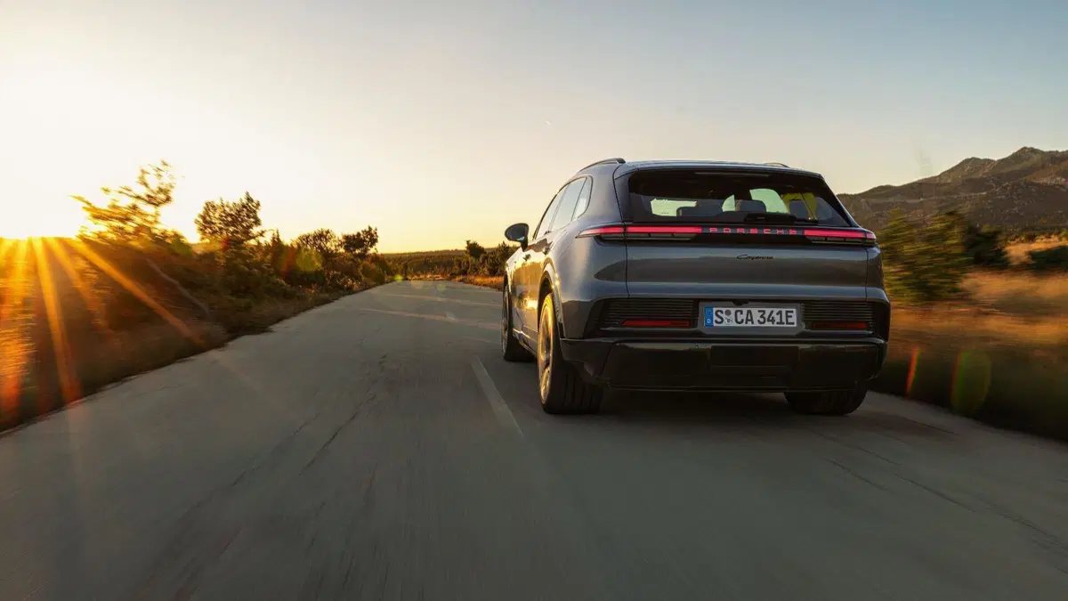 Cayenne Electric, il SUV elettrico più potente mai prodotto da Porsche (6)