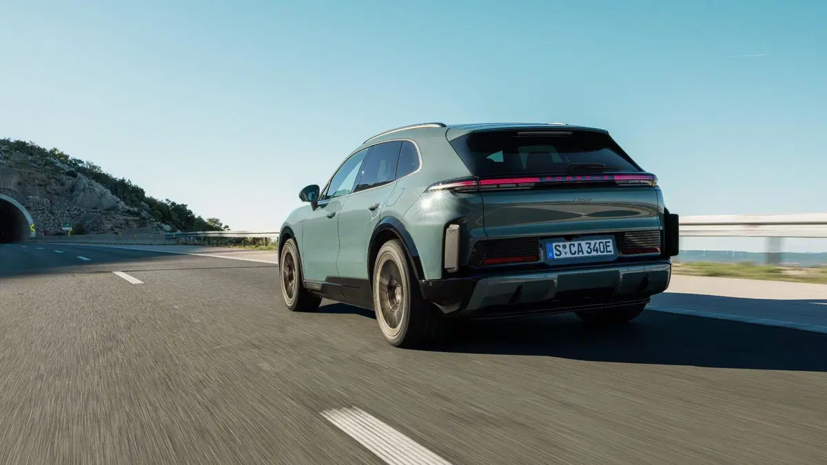 Cayenne Electric, il SUV elettrico più potente mai prodotto da Porsche (10)