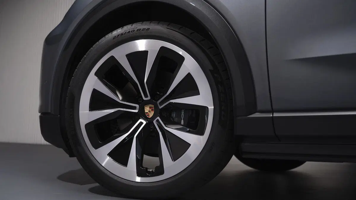 Cayenne Electric, il SUV elettrico più potente mai prodotto da Porsche (21)