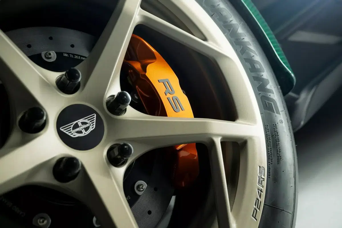Donkervoort P24 RS: 600 CV, 780 kg e cambio manuale per la supercar da pista estrema