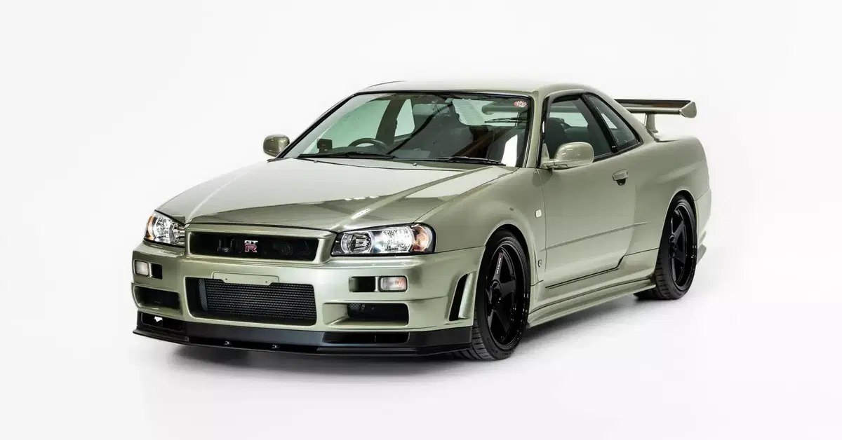 Nissan Skyline GT-R M-Spec N&uuml;r: una rarissima R34 venduta all&rsquo;asta per 410.000 euro