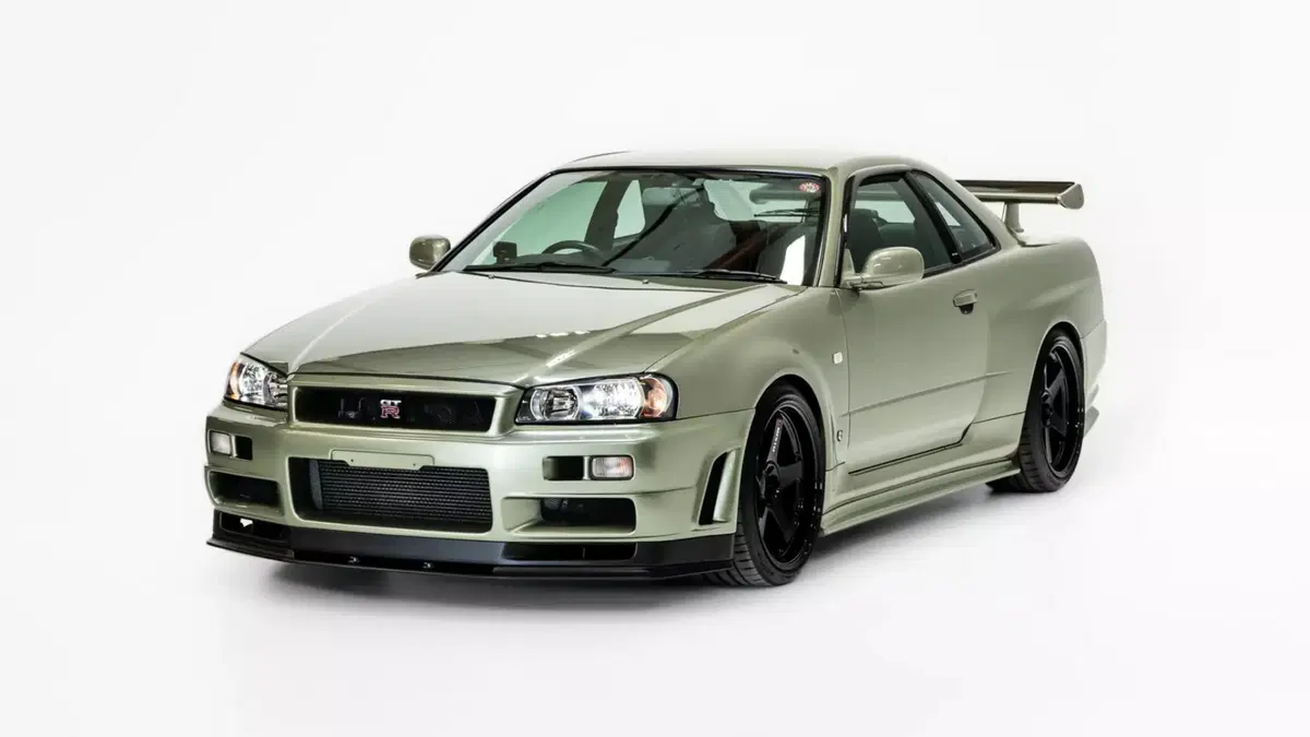 Nissan Skyline GT-R M-Spec Nür: una rarissima R34 venduta all’asta per 410.000 euro (2)