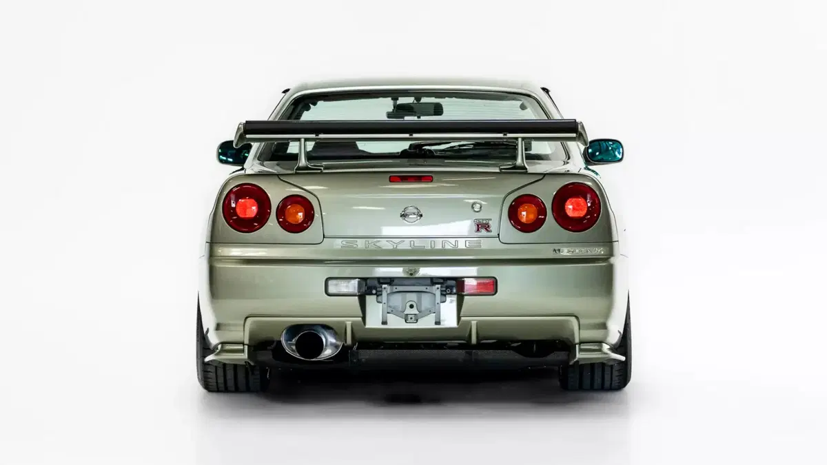 Nissan Skyline GT-R M-Spec Nür: una rarissima R34 venduta all’asta per 410.000 euro (6)