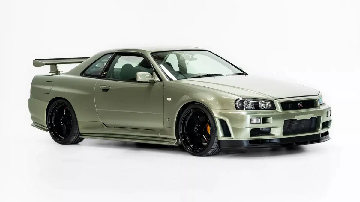Nissan Skyline GT-R M-Spec Nür: una rarissima R34 venduta all’asta per 410.000 euro (9)