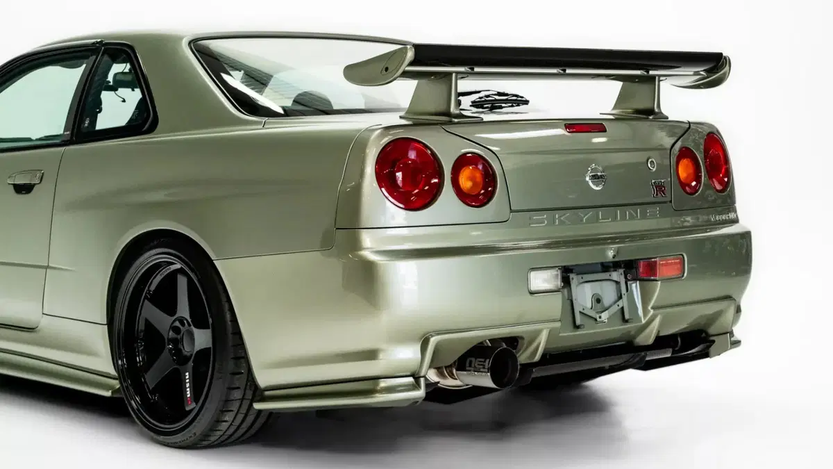 Nissan Skyline GT-R M-Spec Nür: una rarissima R34 venduta all’asta per 410.000 euro (12)