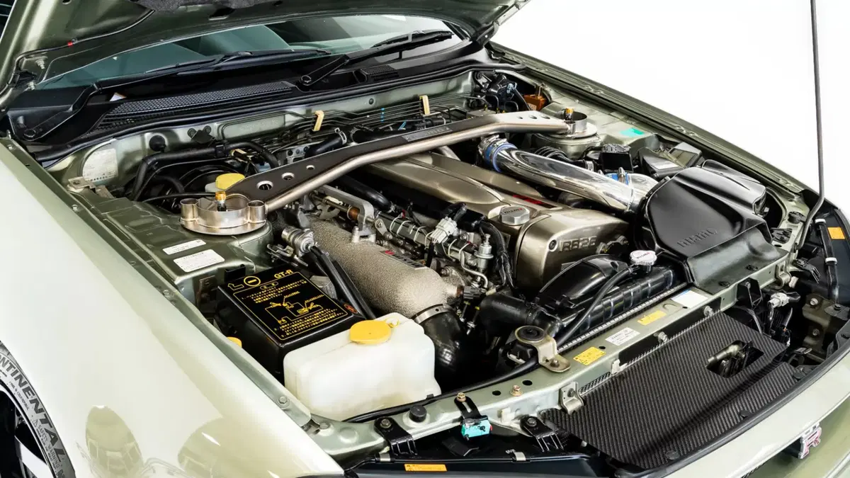 Nissan Skyline GT-R M-Spec Nür: una rarissima R34 venduta all’asta per 410.000 euro (15)