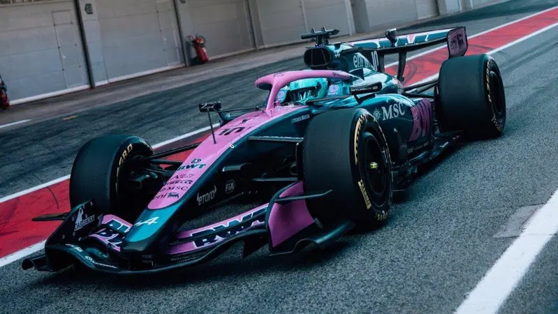 Gasly a bordo della A526 a Barcellona