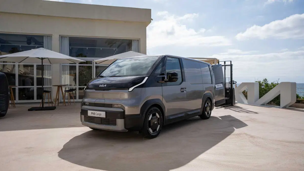 Kia PV5: debutta il primo PBV del brand, tra trasporto passeggeri e lavoro (3)