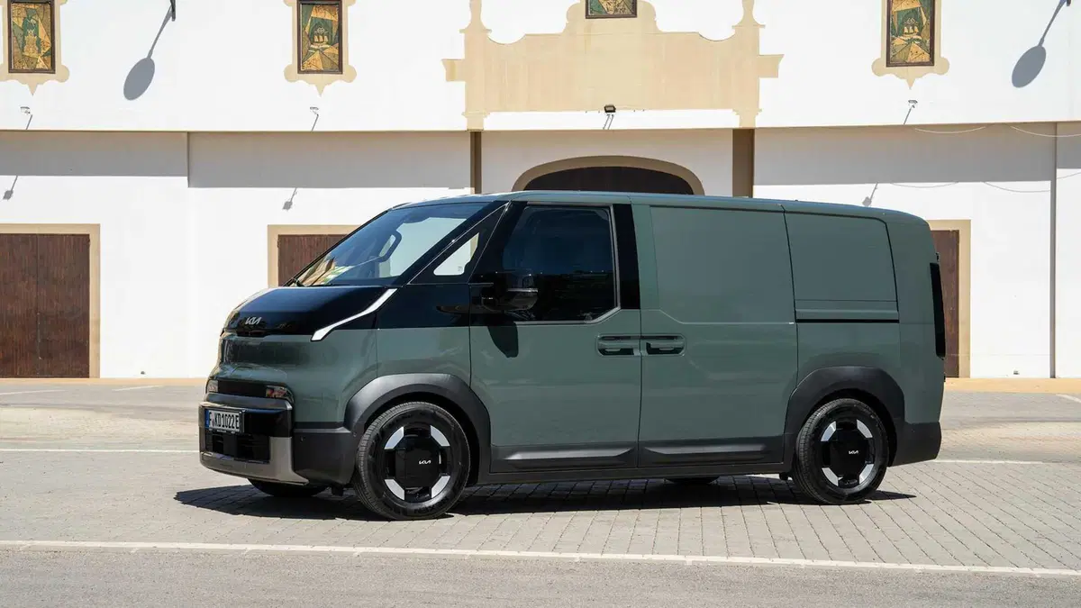 Kia PV5: debutta il primo PBV del brand, tra trasporto passeggeri e lavoro (9)