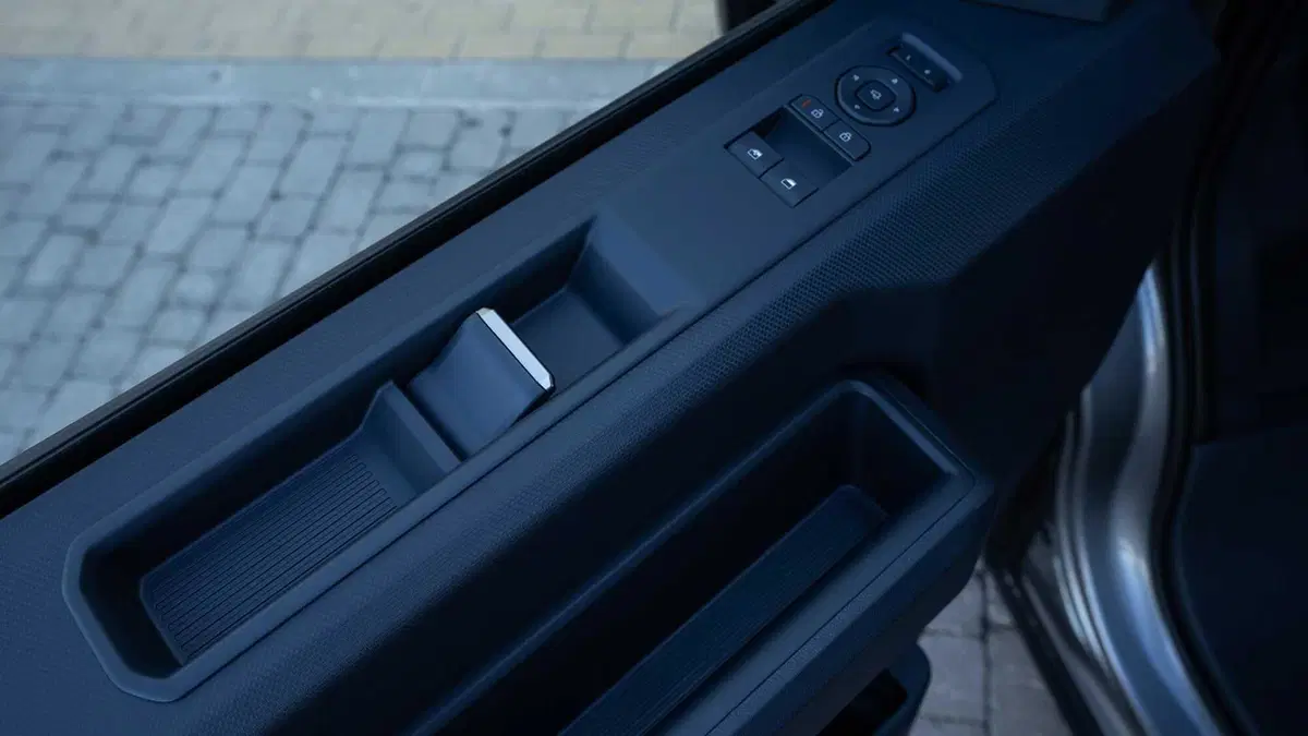 Kia PV5: debutta il primo PBV del brand, tra trasporto passeggeri e lavoro (15)