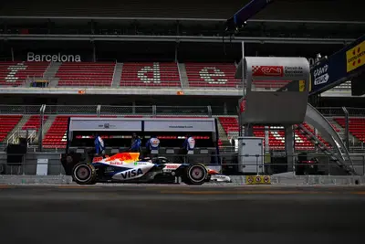 F1 2026, Lawson sorride a Barcellona: &ldquo;Test molto solido, l&rsquo;affidabilit&agrave; &egrave; un punto di forza del motore Red Bull&rdquo;