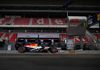 F1 2026, Lawson sorride a Barcellona: “Test molto solido, l’affidabilità è un punto di forza del motore Red Bull”