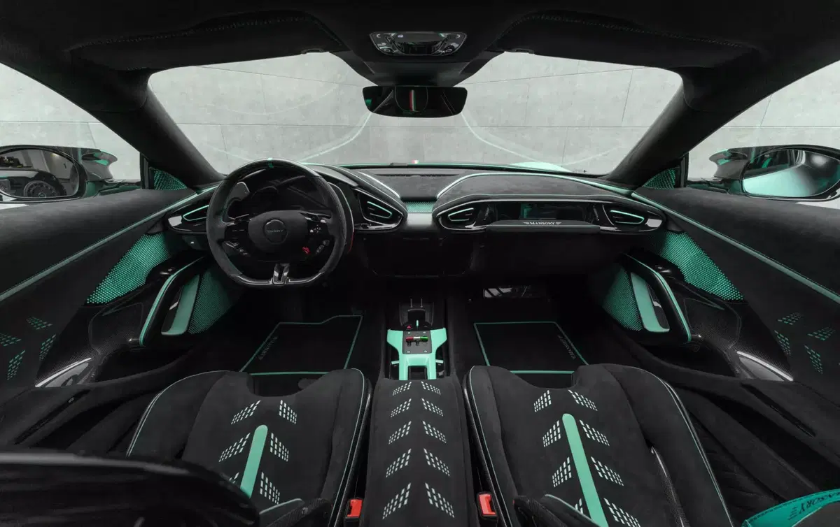 Mansory ha esagerato ancora? La Ferrari 12Cilindri diventa Equestre (2)
