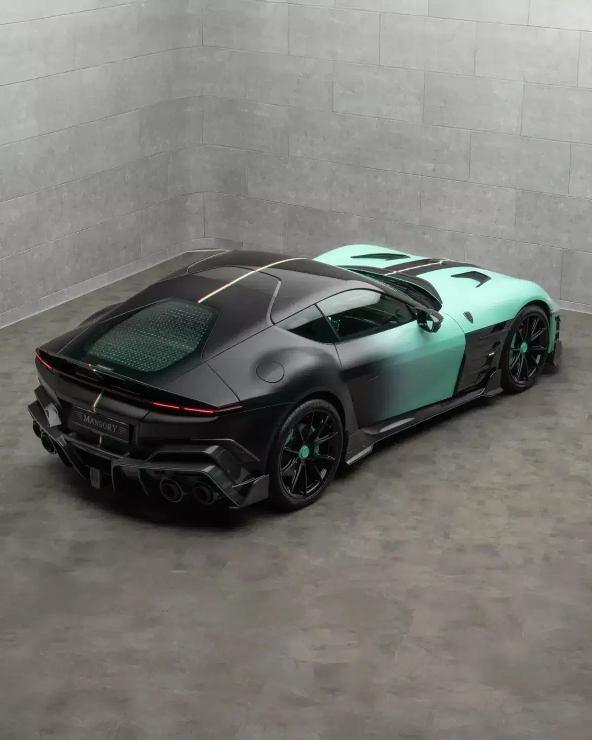 Mansory ha esagerato ancora? La Ferrari 12Cilindri diventa Equestre (4)