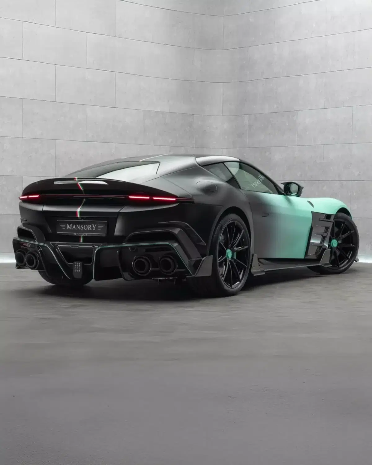 Mansory ha esagerato ancora? La Ferrari 12Cilindri diventa Equestre (6)