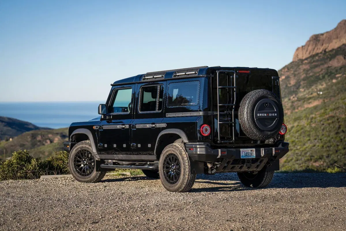 Ineos Grenadier MY2026: il 4x4 puro diventa più facile da guidare (e arriva la Black Edition) (3)