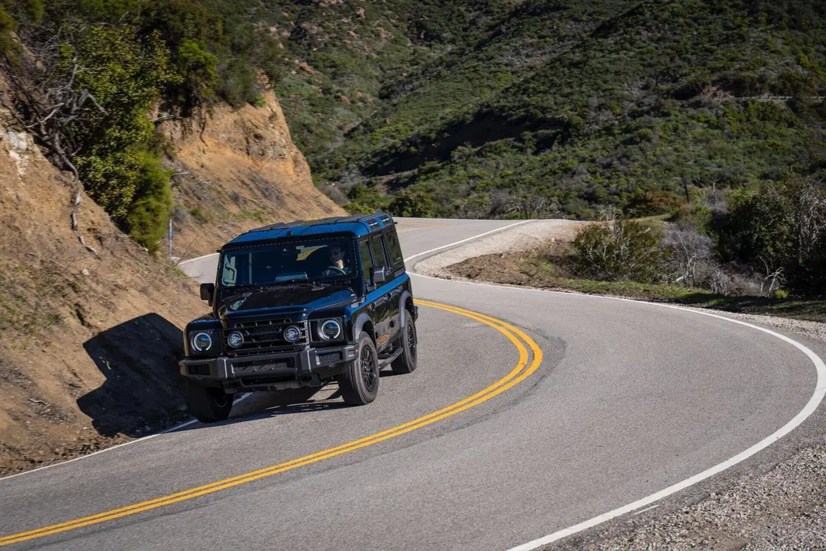 Ineos Grenadier MY2026: il 4x4 puro diventa più facile da guidare (e arriva la Black Edition) (5)