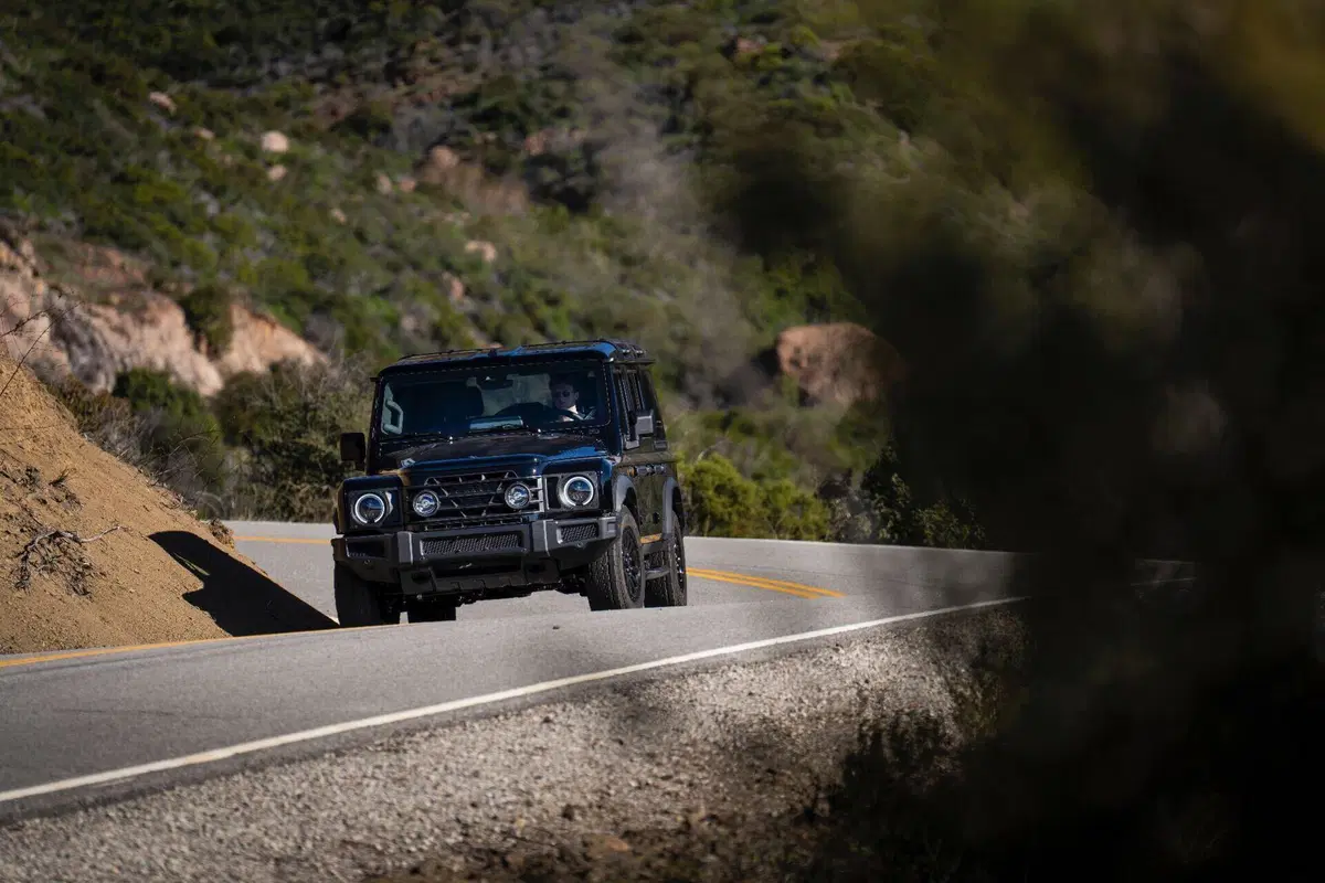 Ineos Grenadier MY2026: il 4x4 puro diventa più facile da guidare (e arriva la Black Edition) (6)