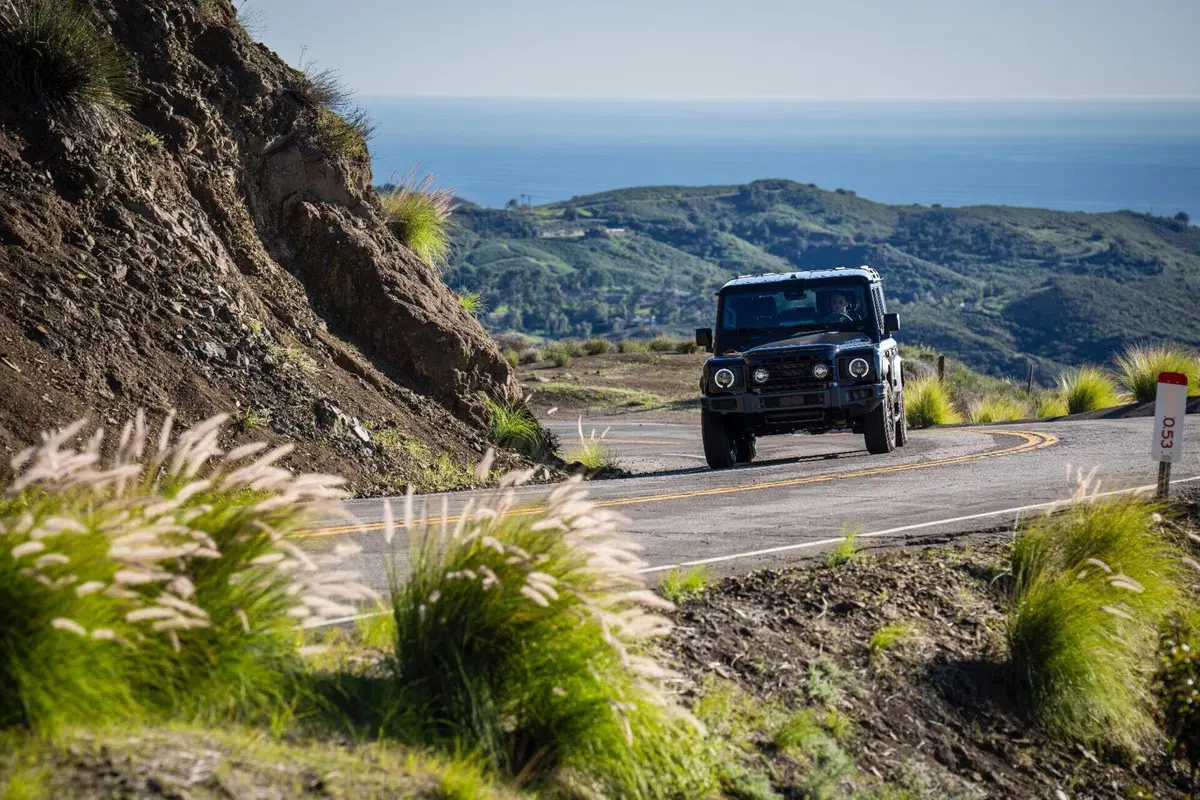 Ineos Grenadier MY2026: il 4x4 puro diventa più facile da guidare (e arriva la Black Edition) (7)