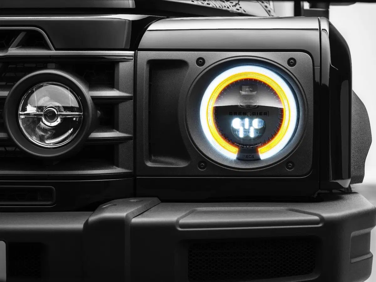 Ineos Grenadier MY2026: il 4x4 puro diventa più facile da guidare (e arriva la Black Edition) (8)
