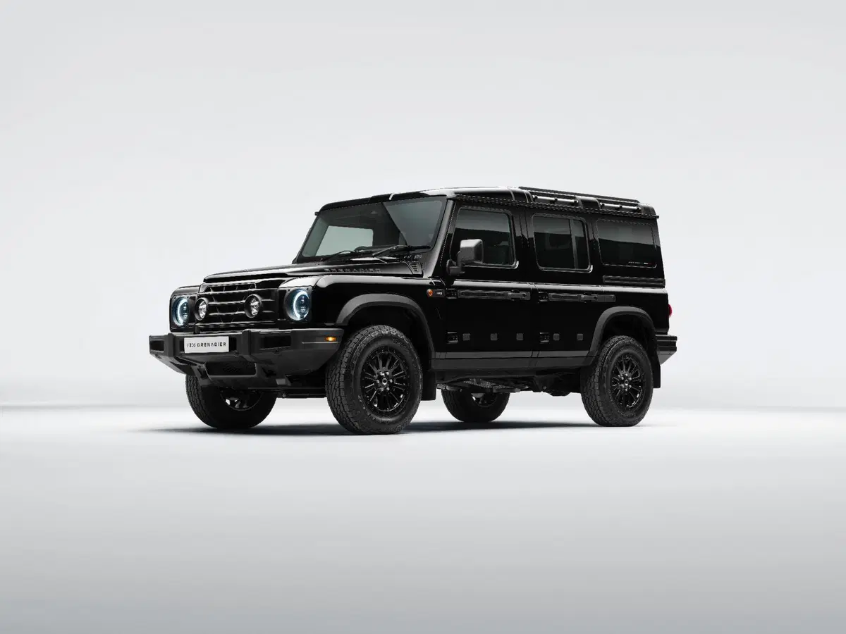 Ineos Grenadier MY2026: il 4x4 puro diventa più facile da guidare (e arriva la Black Edition) (15)
