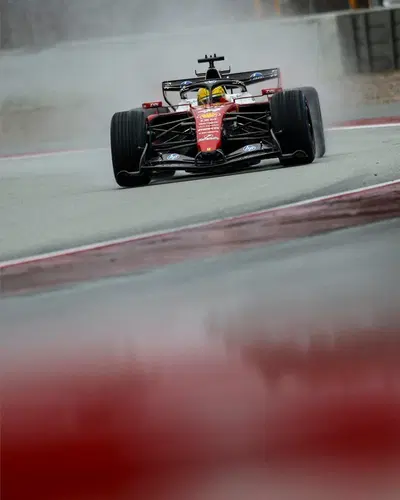 F1. &ldquo;Abbiamo iniziato meglio rispetto al 2025&rdquo;: cos&igrave; Lewis Hamilton sui primi test con la Ferrari SF-26