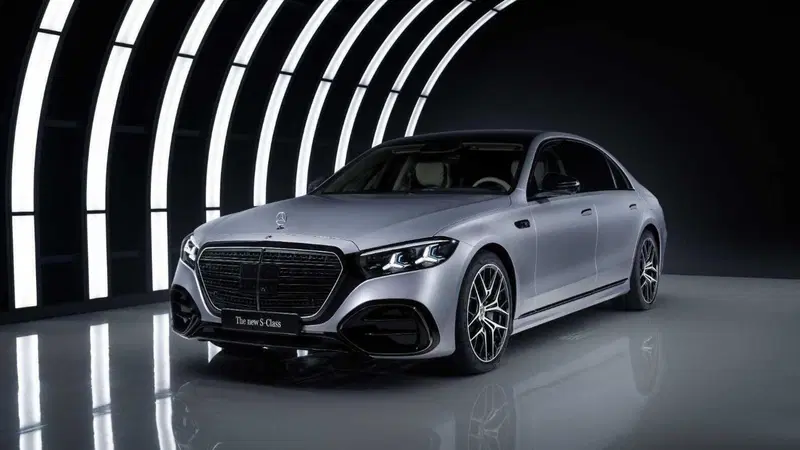 Mercedes Classe S: con il nuovo restyling batte ancora il V8 | Il lusso che anticipa il futuro [VIDEO]