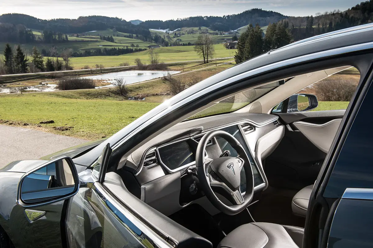Tesla Model S P90D | Test Drive #AMboxing (2)