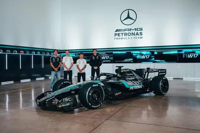 &ldquo;Compatta, agile, scattante. Non vedo l&rsquo;ora di scoprire il suo vero potenziale&rdquo;: Wolff accende l&rsquo;attesa Mercedes W17 e il nuovo 2026