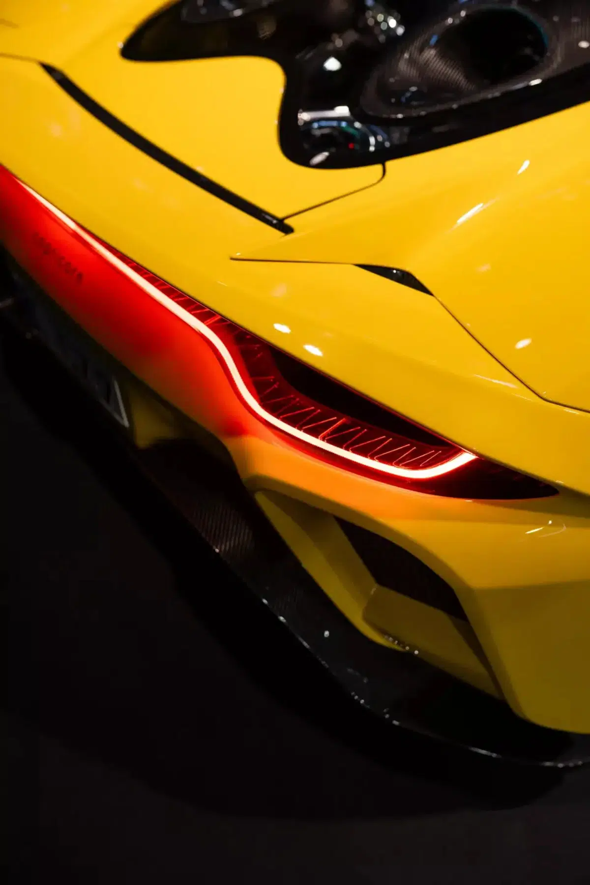 Capricorn 01 Zagato: la supercar analogica da oltre 900 CV che sfida l’era digitale (7)