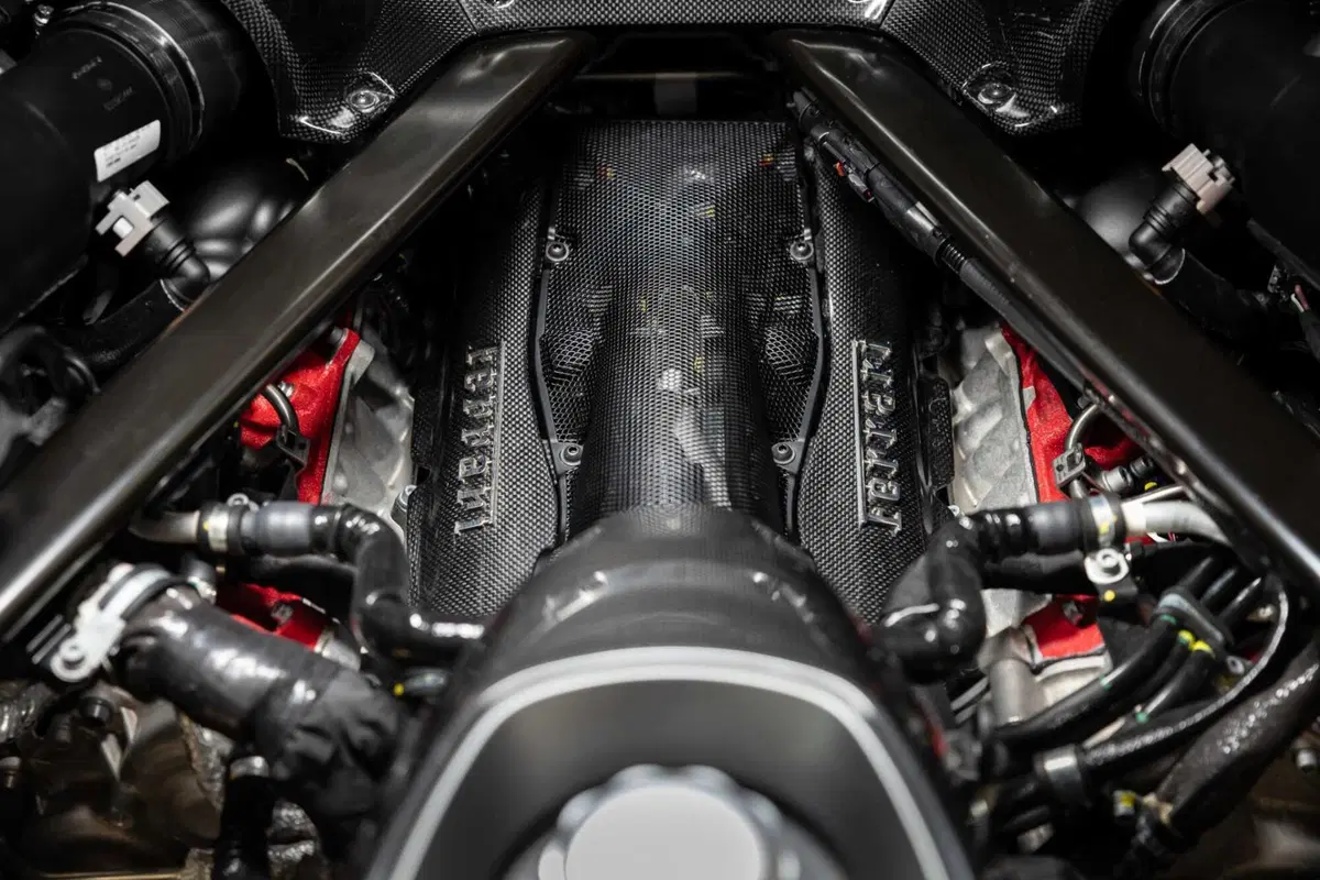 Ferrari 849 Testarossa: 1050 cavalli per la nuova regina ibrida di Maranello [VIDEO] (4)
