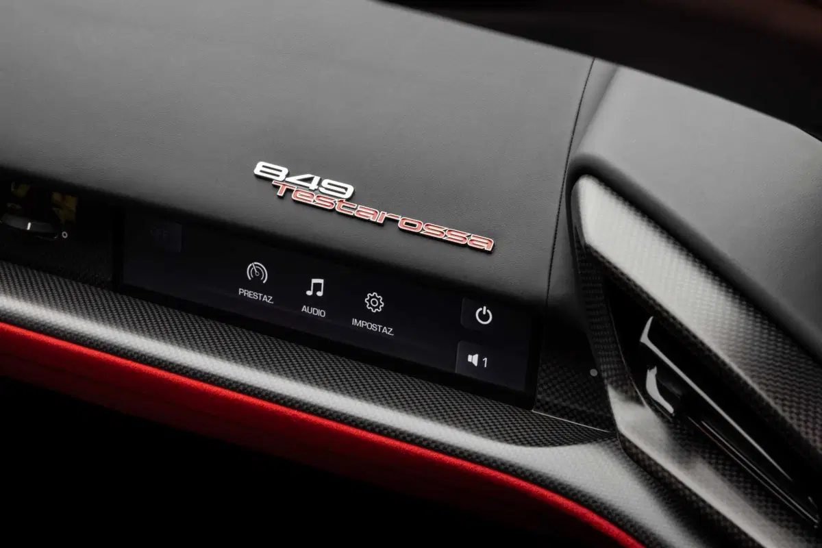 Ferrari 849 Testarossa: 1050 cavalli per la nuova regina ibrida di Maranello [VIDEO] (6)