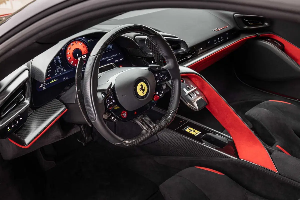 Ferrari 849 Testarossa: 1050 cavalli per la nuova regina ibrida di Maranello [VIDEO] (7)