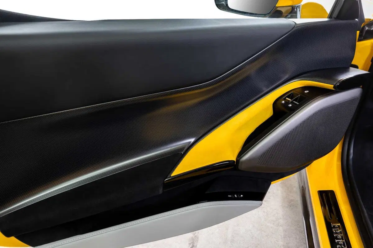 Ferrari 849 Testarossa: 1050 cavalli per la nuova regina ibrida di Maranello [VIDEO] (17)