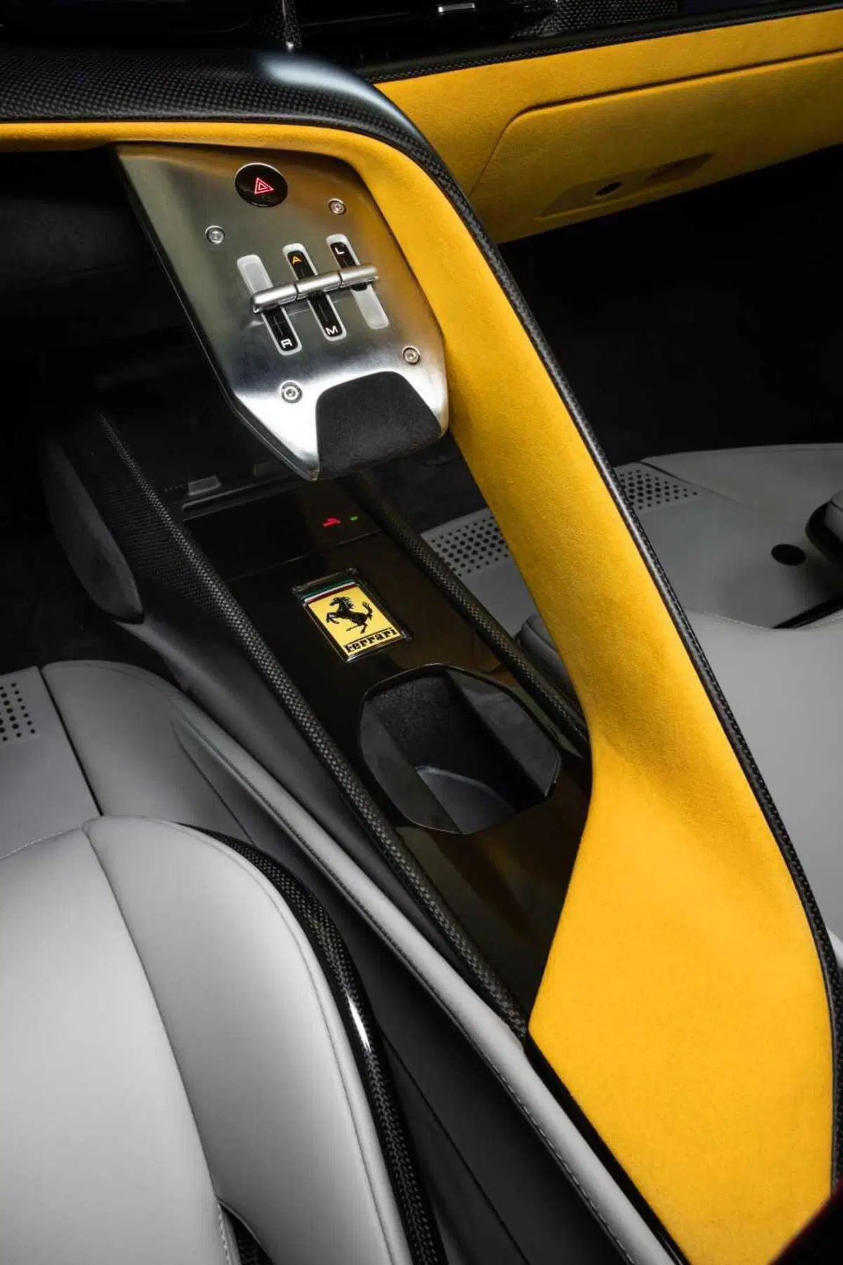 Ferrari 849 Testarossa: 1050 cavalli per la nuova regina ibrida di Maranello [VIDEO] (19)